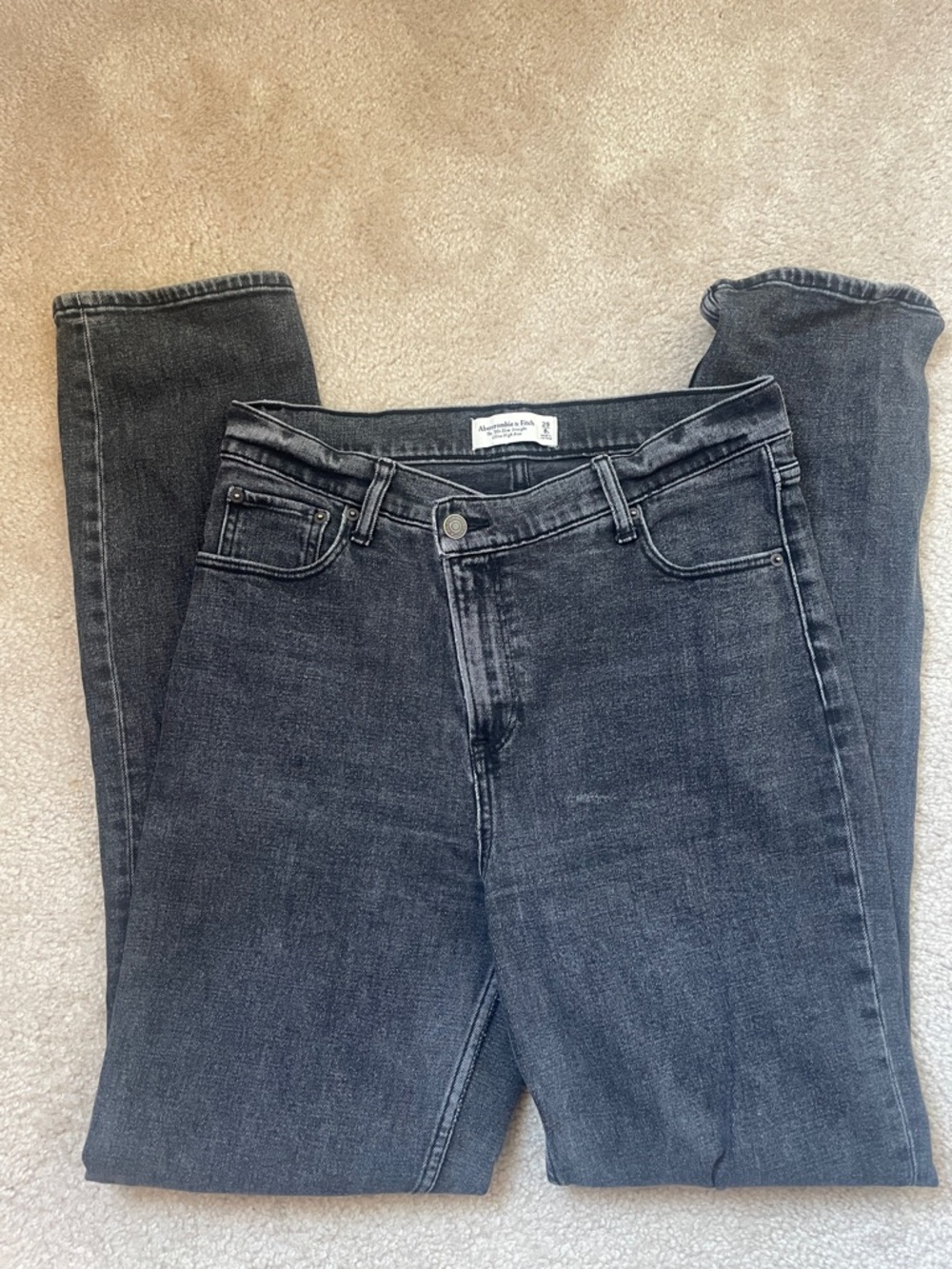 Abercrombie & Fitch Women’s 90’s Slim Straight Ultra High Rise Jeans
